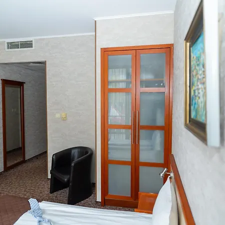Premier - Center, Panorama View Hotel Veliko Tarnovo