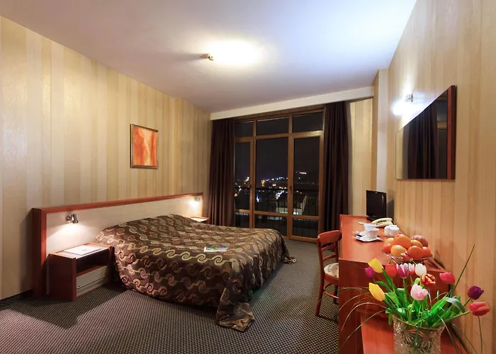 Premier - Center, Panorama View Hotel 4*